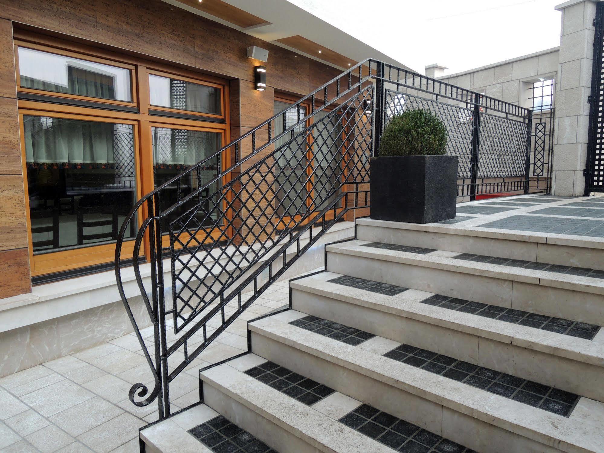 סראייבו Hotel Aziza מראה חיצוני תמונה
